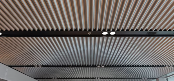 Metal Cladding Systems voorziet de nieuwbouw van WellTEC plafond