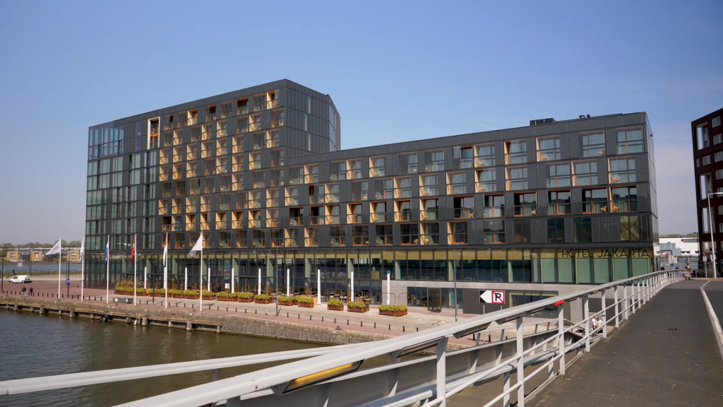 alumet hotel jakarta amsterdam gevel anodiseren