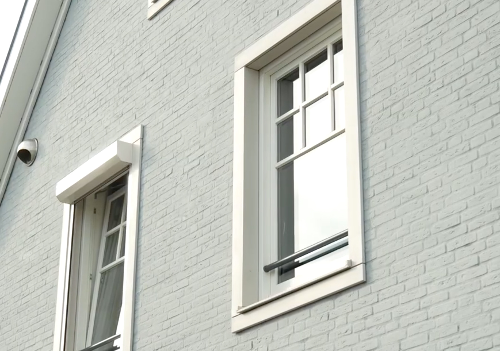 Holonite levert witte gevelkaders voor project Long Island in ’s-Gravenzande (video)