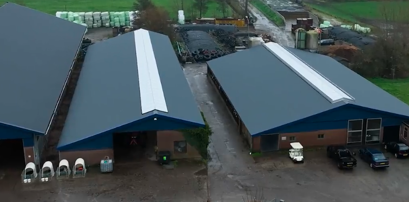 SAB Profiel realiseert duurzame dakrenovatie koeienschuur in Nunspeet (video)