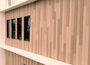 Plastica realiseert Cape Cod gevelbekleding voor PohlCon in Hengelo (video)